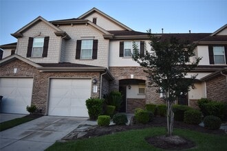 Building Photo - 16048 Limestone Lake Dr