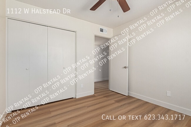 Building Photo - 1112 W Halstead Dr