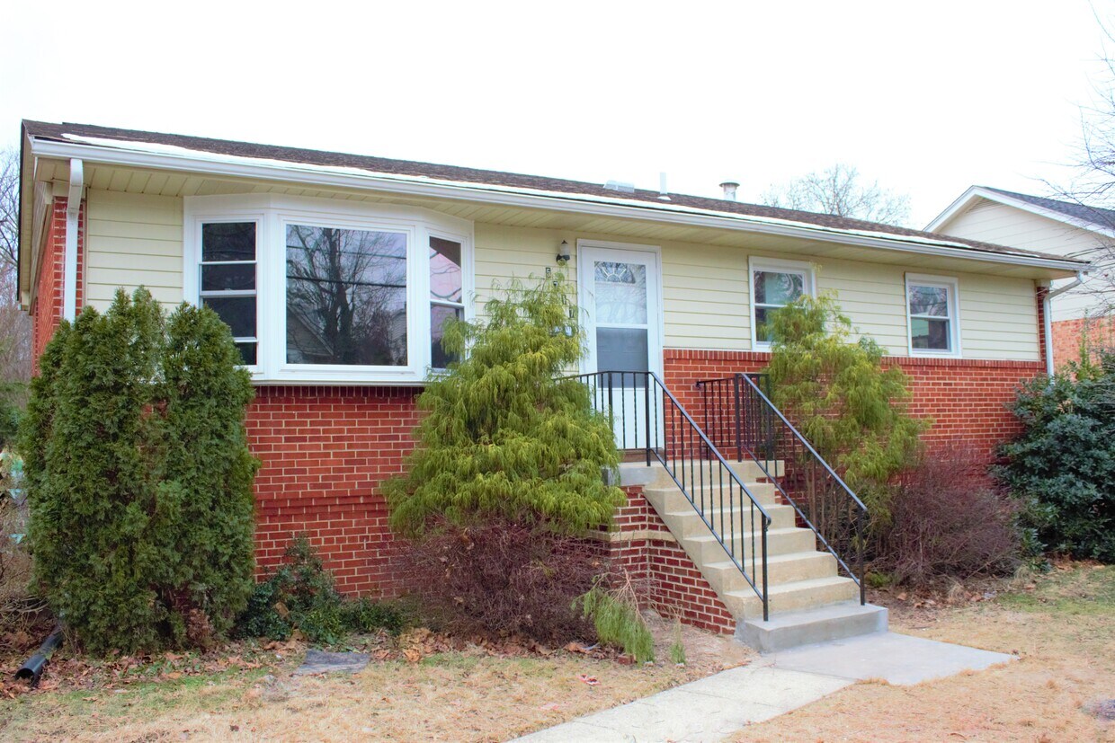 Foto principal - 5717 Berwyn Rd