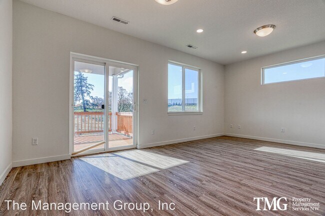 Foto del edificio - 3 br, 2.5 bath House - 6853 N Montgomery C...