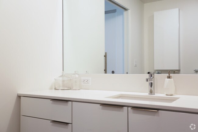 1BRR, 1BA - 610 ft² - AVEN