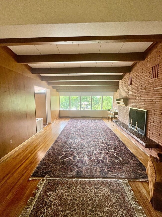 Building Photo - Mid-Mod Wheat Ridge Gem!