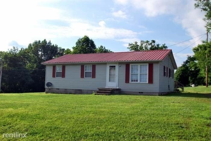 Primary Photo - 223 Rock House Hollow Rd