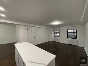 Building Photo - FIFTH AVENUE