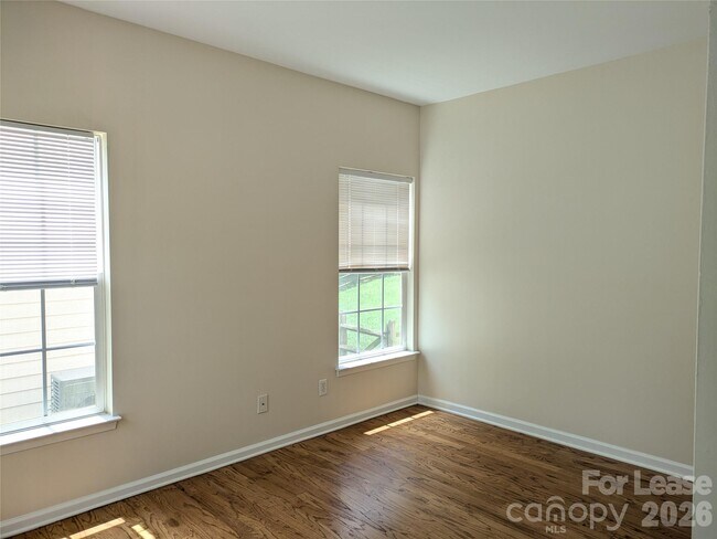 Building Photo - 106 Autry Ave