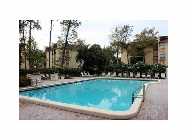 Building Photo - 8433 Forest Hills Dr