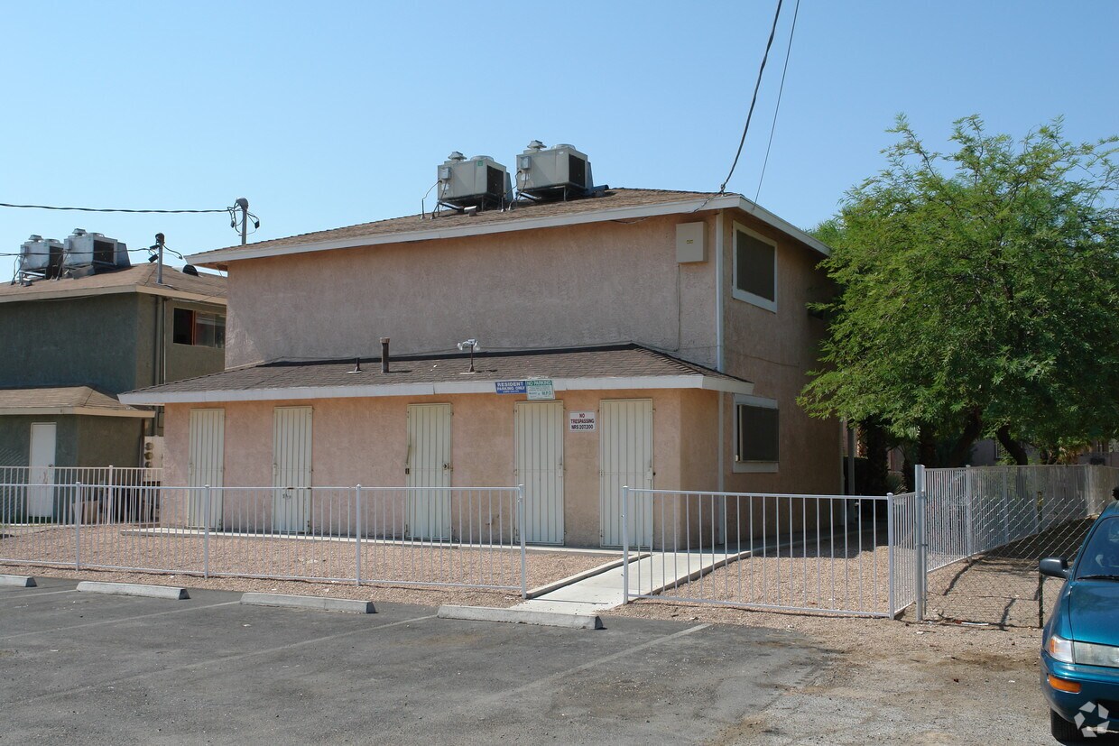 Building Photo - 1528 Cobb Ln