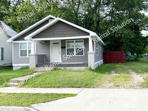 Building Photo - 513 Hickman Ave