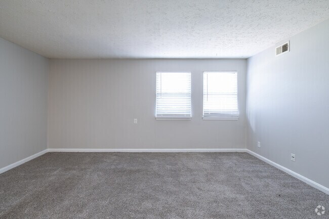 1BR, 1BA -  865SF Living Room - Newberry Parc