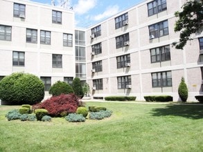 Building Photo - 1015 Whalley Ave