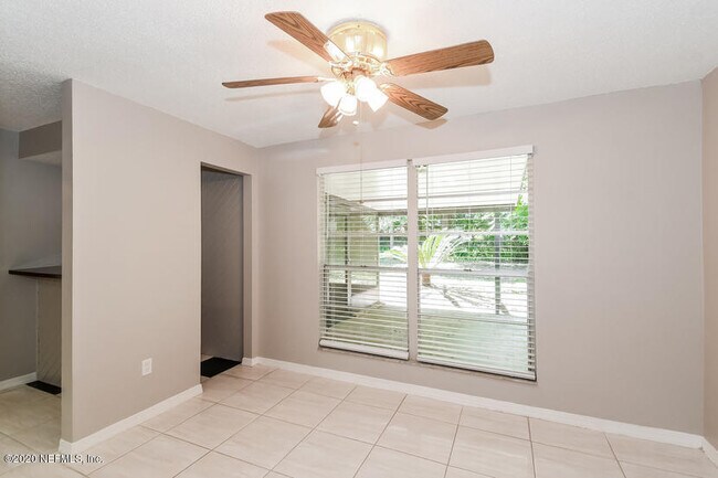 Building Photo - 1008 Turtle Creek Dr N
