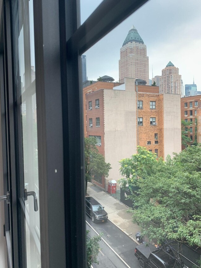 Foto del edificio - 433 W 53rd St