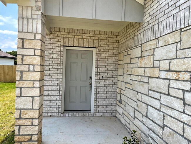 Building Photo - 25484 Northpark Lake Dr