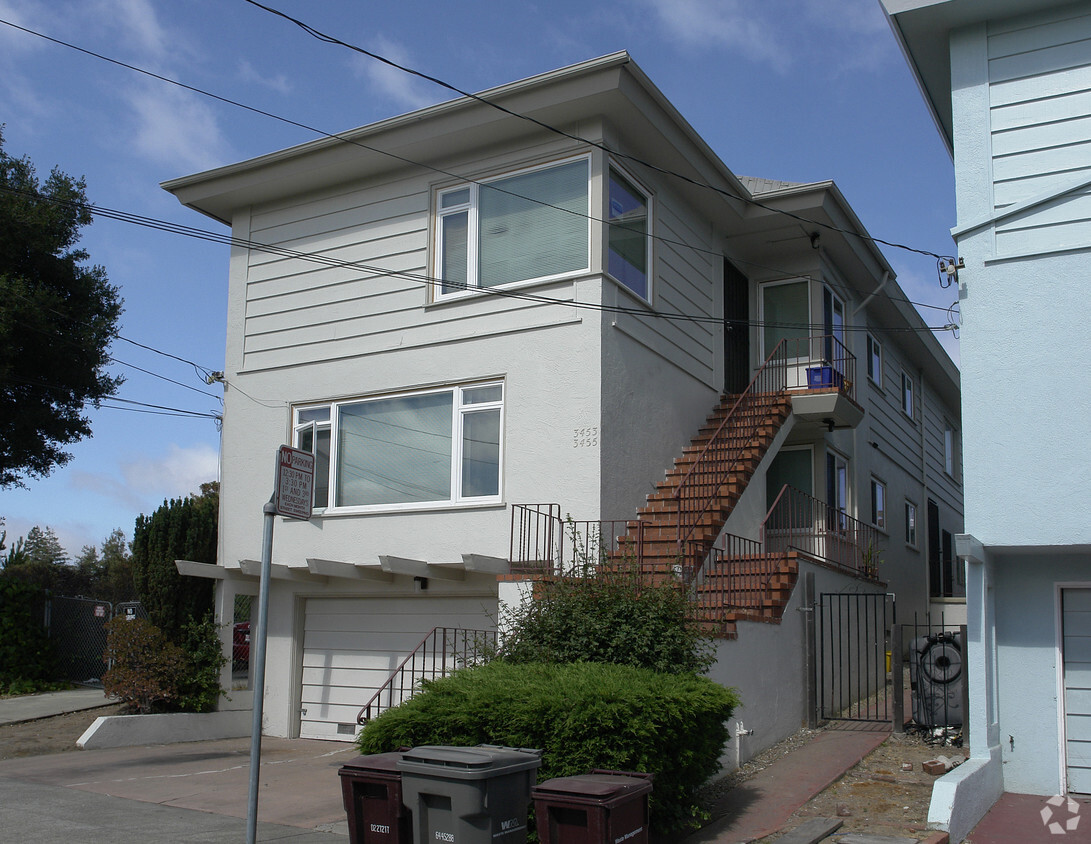 Building Photo - 3453-3455 Morrison Ave