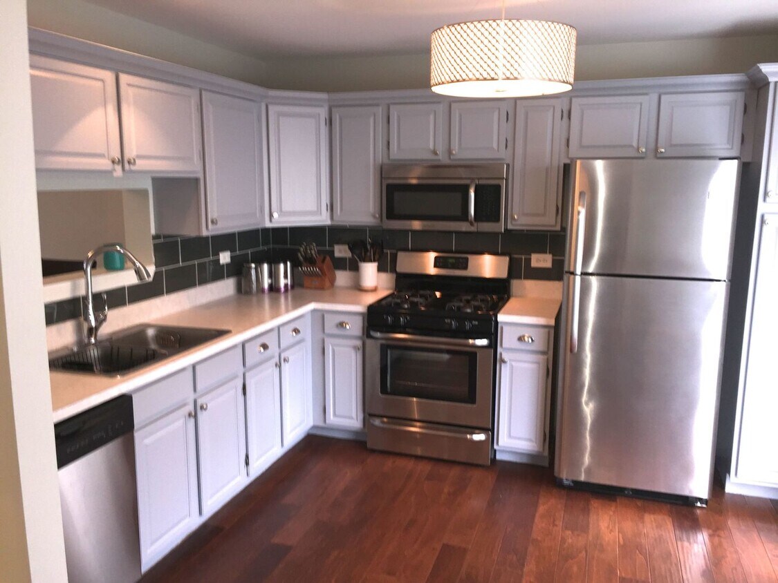 Primary Photo - 2621 N Augusta Dr