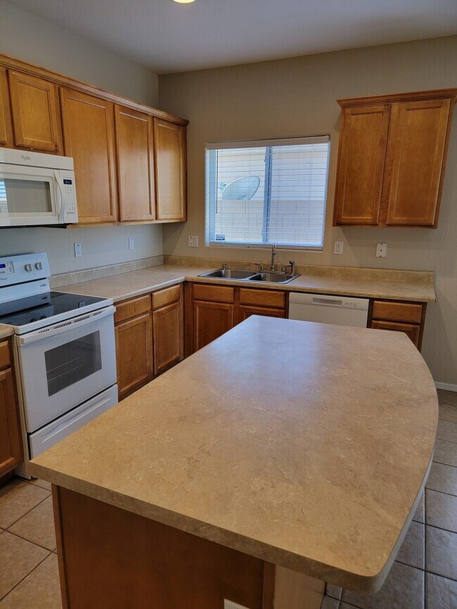 Foto del edificio - Fantastic 4-Bedroom, 2-Bathroom home For Rent in Avondale!