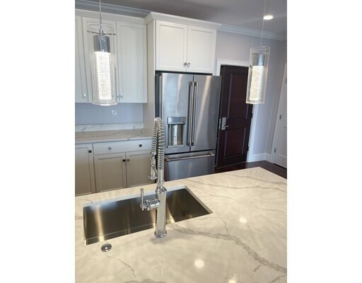 Foto del edificio - 87 Medford St