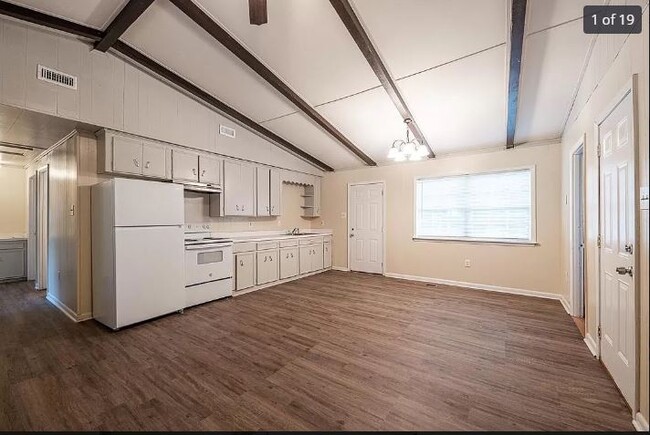 Building Photo - 4 Fulmer Ln