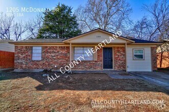 Building Photo - 1205 Mcdonald Dr