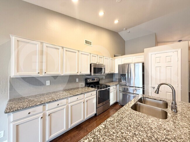 Foto del edificio - 1790 E Rawhide St