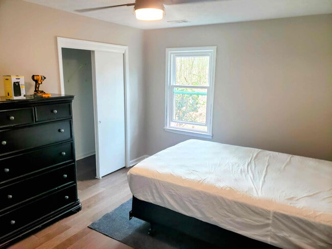 Building Photo - 5112 Miller Rd SW