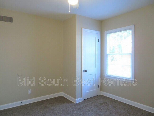 Building Photo - 3482 Dunn Ave