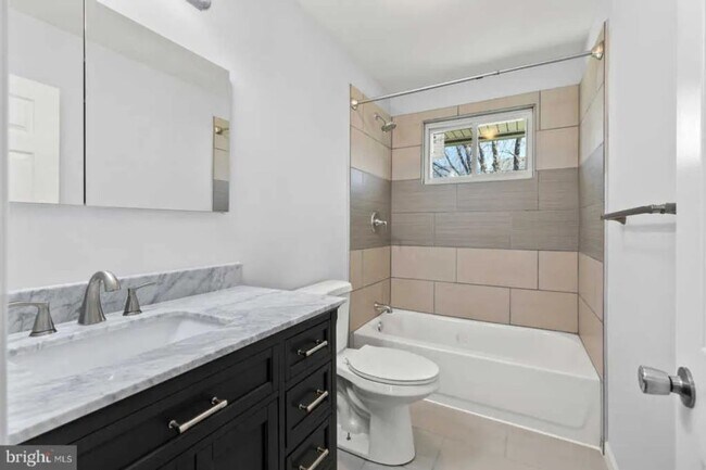 Building Photo - Charming 3BR House in Lawnside