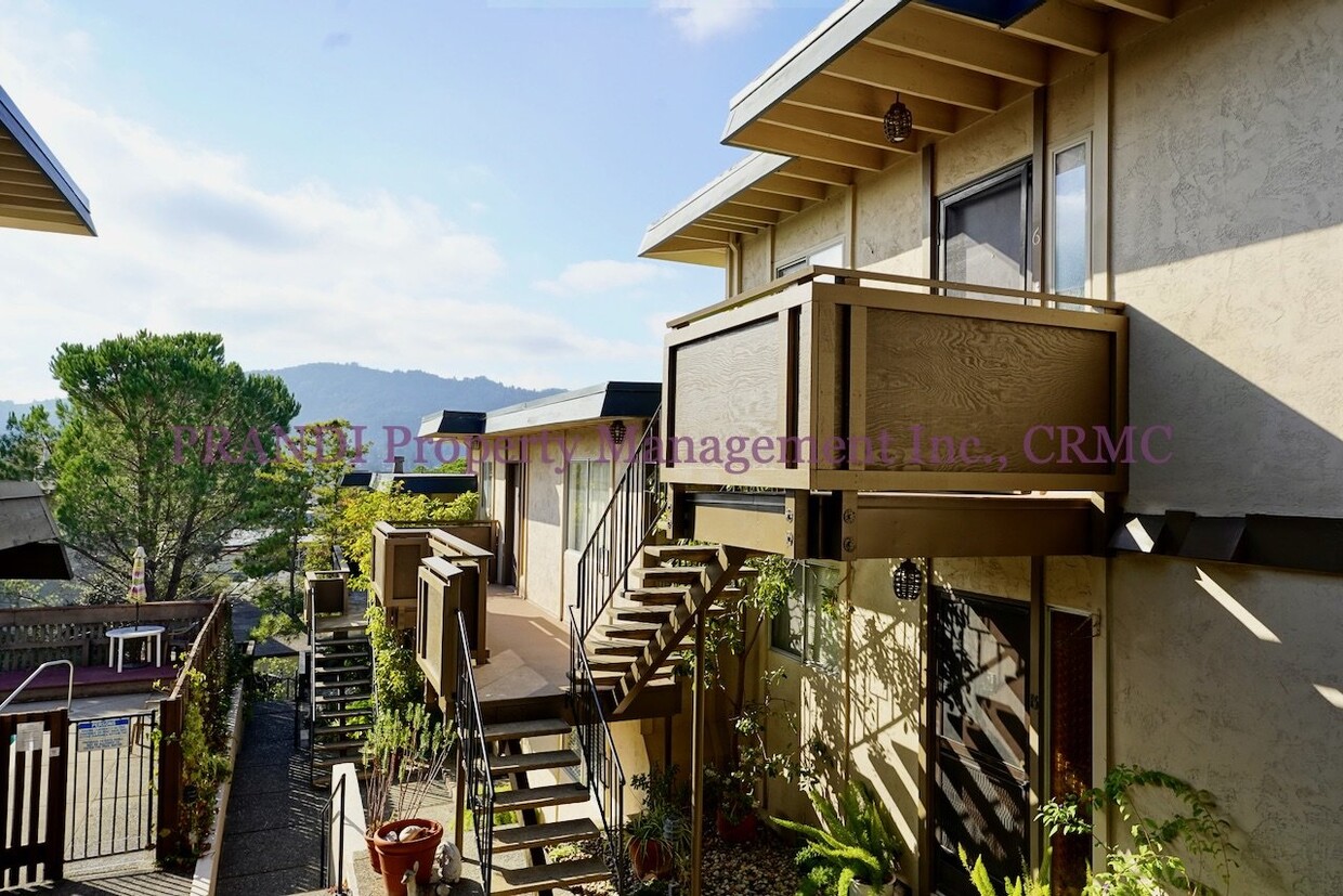 Foto principal - 2 Bedroom & 2 Bathroom Condo in a Great Lo...