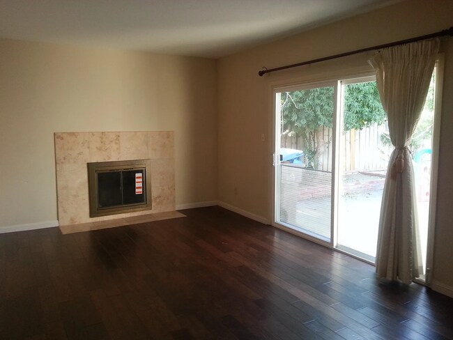 Building Photo - 435 Calero Ave