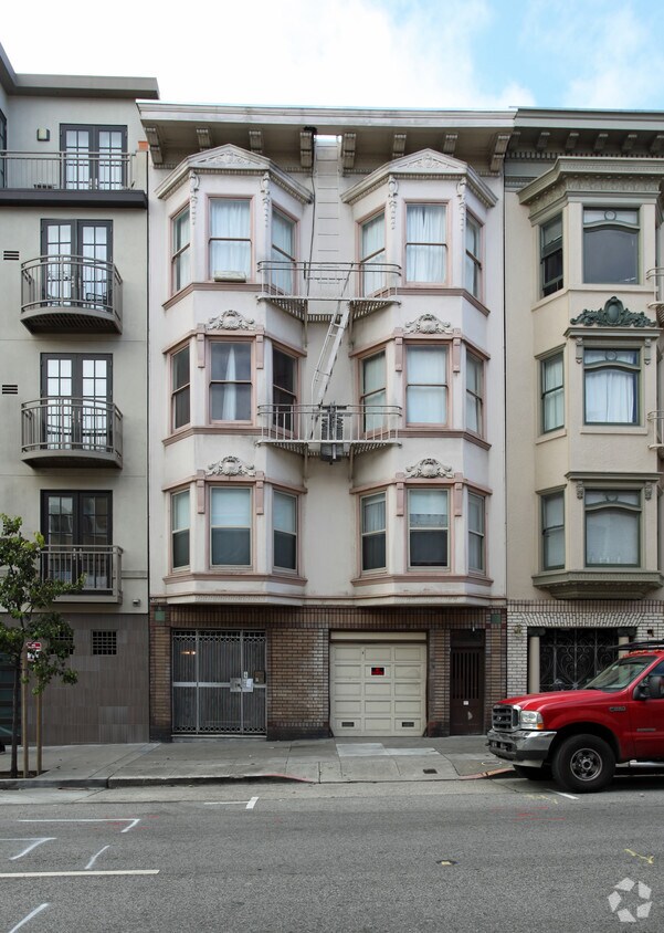 Primary Photo - 1739 Washington Street