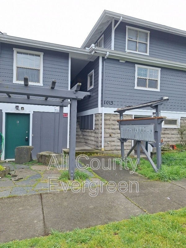 Building Photo - 1015 9th St
