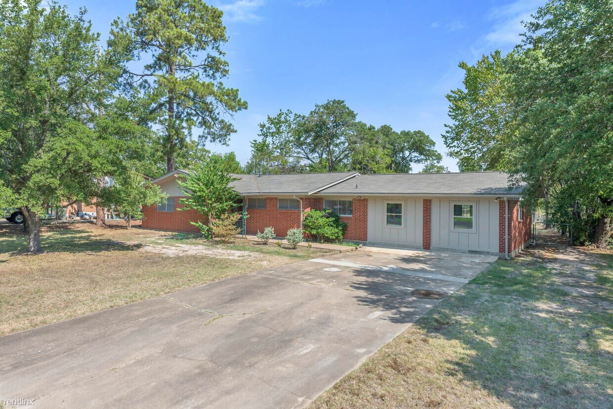 Primary Photo - 5 br, 3 bath House - 808 Vine St