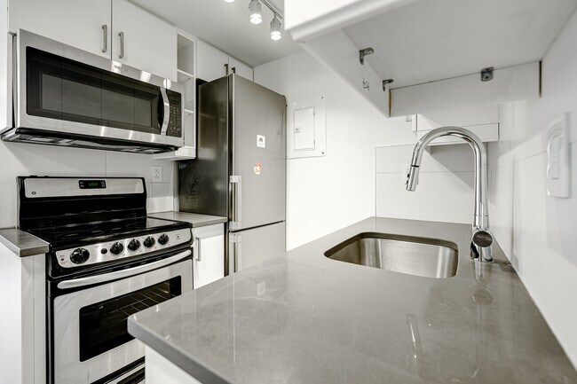 Building Photo - 3455 Rue Aylmer