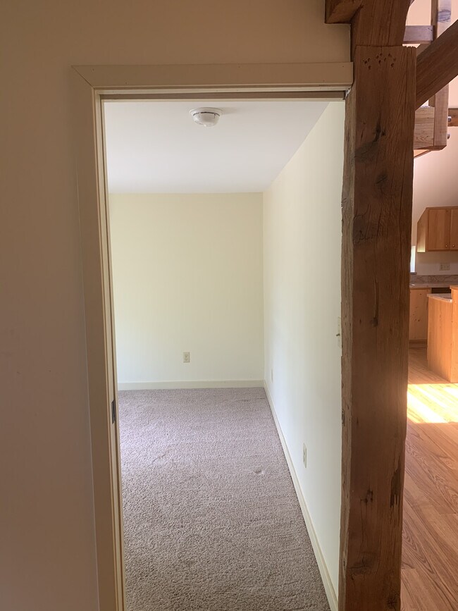 Main bedroom entrance - 7098 FERRY Rd