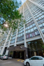 Building Photo - 5445 N Sheridan Rd