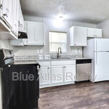 Building Photo - 2706 W Colorado Blvd