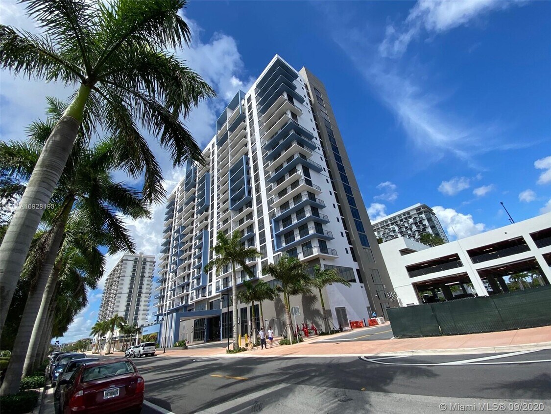 Foto principal - 5350 NW 84th Ave