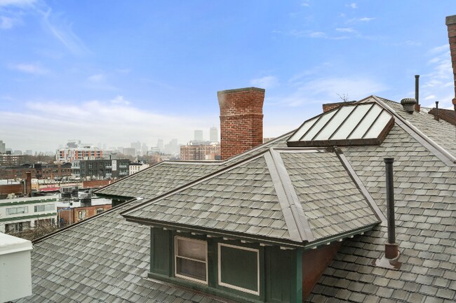 Building Photo - 40 Centre St