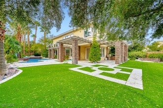 Building Photo - 136 S Buteo Woods Ln