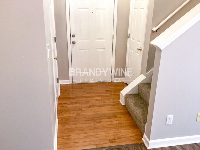 Foto del edificio - Apply Now!!  RENTLY HUB # 12063506