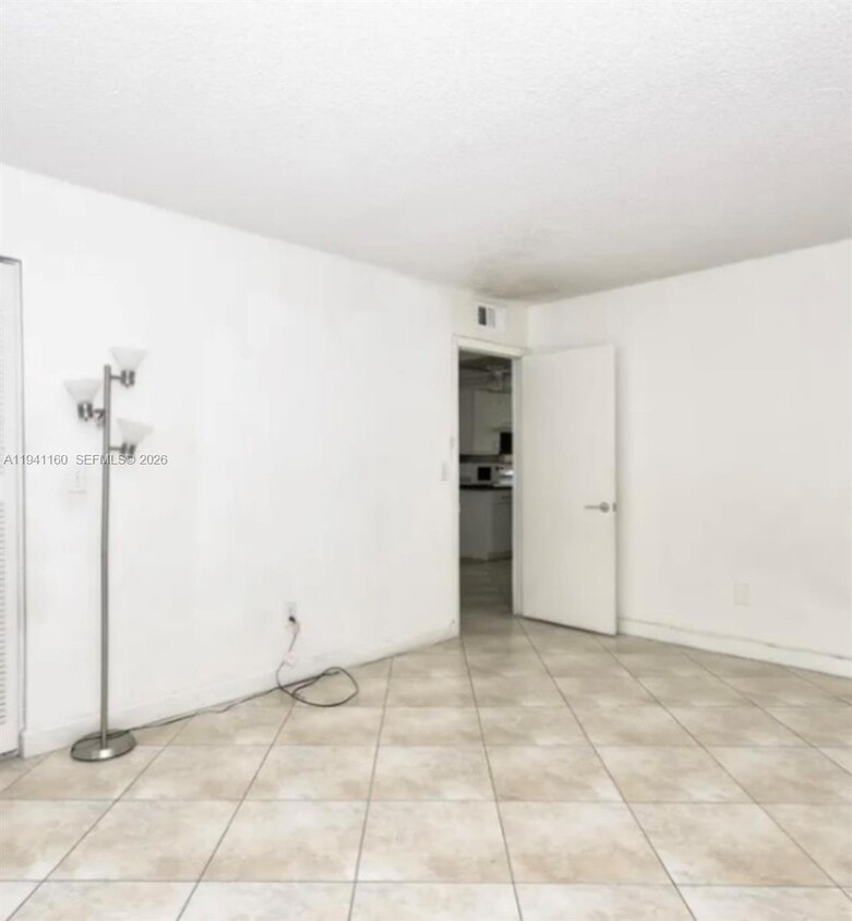 Foto del edificio - 1801 S Treasure Dr