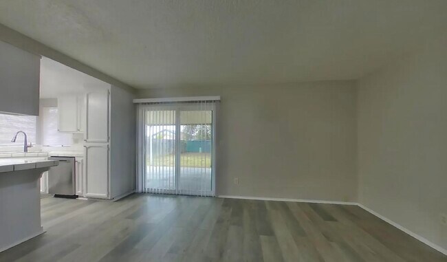 Foto del edificio - Available Now And Ready To Move In.