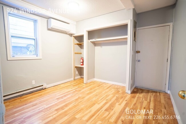 Building Photo - 1 Bedroom Updated Lower level