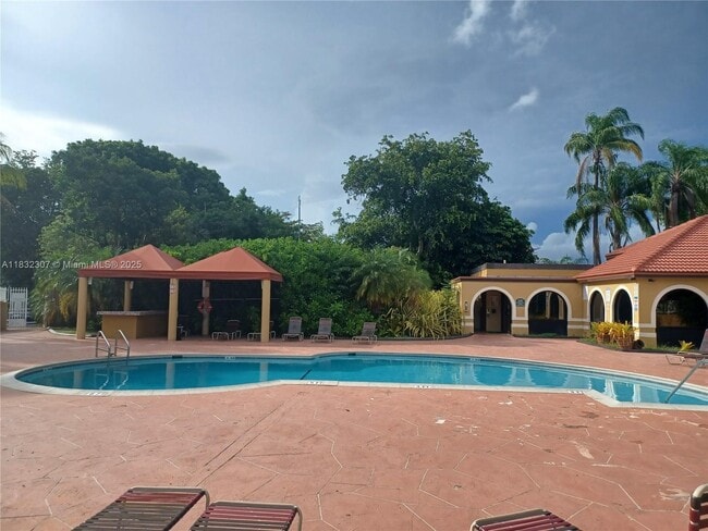 Building Photo - 15500 SW 80th St