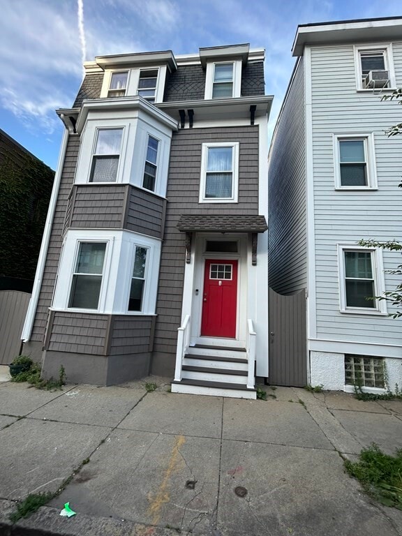 Primary Photo - 44 L St