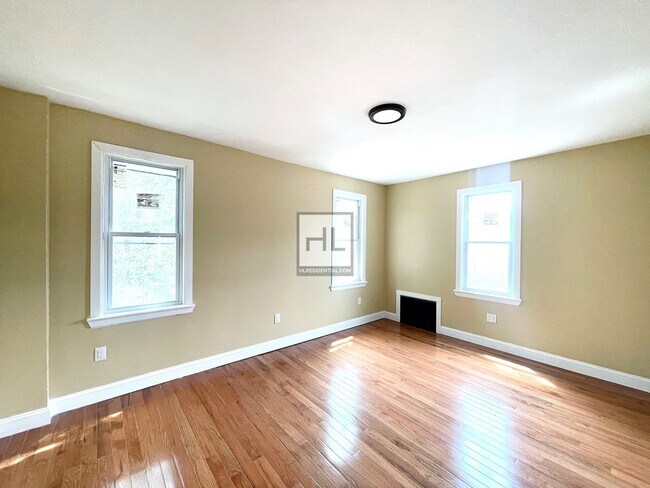 Foto del edificio - Huge 1 Bed + Home Office | Grant Avenue, C...