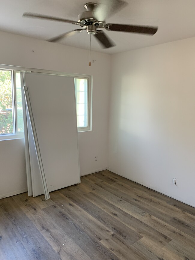 Building Photo - 4065 W 106th St