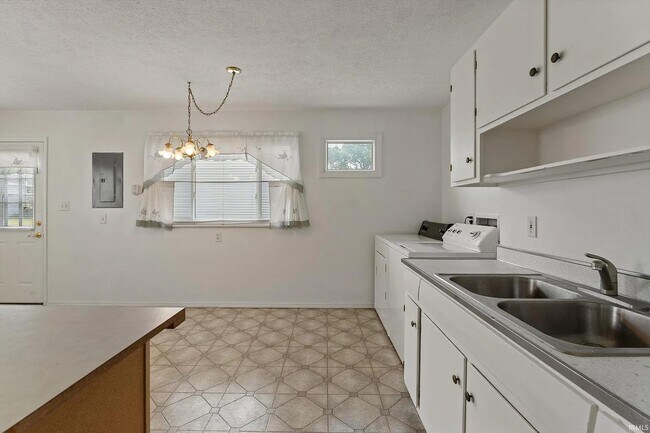 Foto del edificio - 609 S Middleboro Ave
