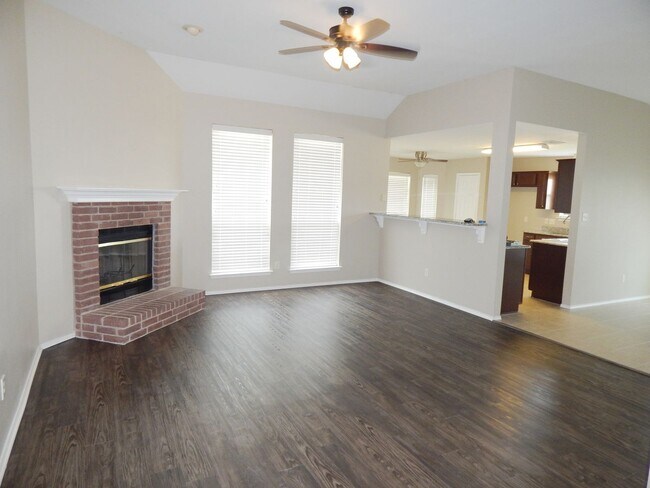 Building Photo - Bullard ISD - Gorgeous 4 Bedroom Home on C...