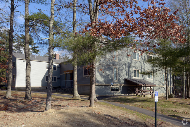 Building Photo - Middlebury Arms